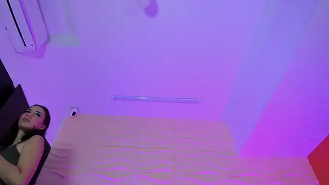 Snapshot of LucianaCarter chatting on February 13, 3:50 am LucianaCarter online show from February 13, 3:50 am