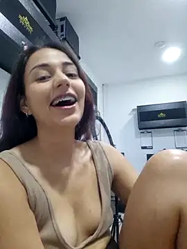 Snapshot of LucianaCarter chatting on March 4, 3:22 am LucianaCarter online show from March 4, 3:22 am