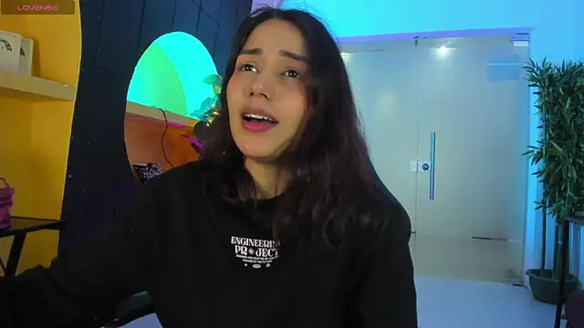 Snapshot of LucianaCarter chatting on March 11, 3:48 am LucianaCarter online show from March 11, 3:48 am