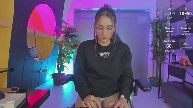 Snapshot of LucianaCarter chatting on March 11, 8:09 am LucianaCarter online show from March 11, 8:09 am