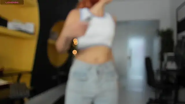 Snapshot of LucianaCarter chatting on March 23, 3:43 am LucianaCarter online show from March 23, 3:43 am