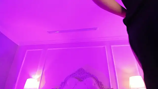 Snapshot of LucianaCarter chatting on October 16, 3:40 am LucianaCarter online show from October 16, 3:40 am