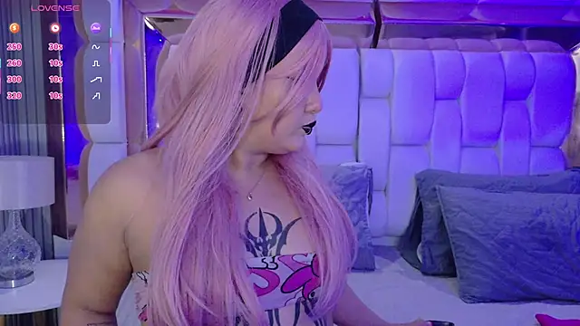 Snapshot of valkiria_moore chatting on November 1, 7:49 pm valkiria moore online show from November 1, 7:49 pm