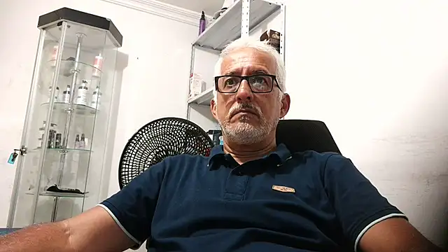 cenizo10124 online show from November 17, 9:09 pm