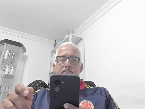 cenizo10124 online show from December 21, 11:12 pm