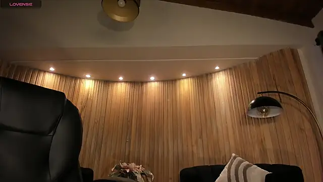 SophiePalmer online show from March 6, 11:28 am