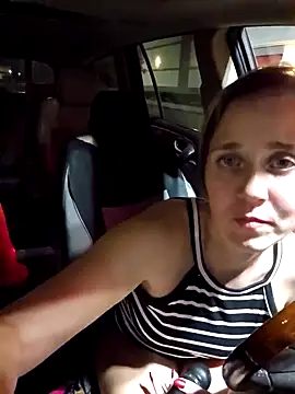 Snapshot of SkyelarSommer chatting on January 6, 12:16 am SkyelarSommer online show from January 6, 12:16 am