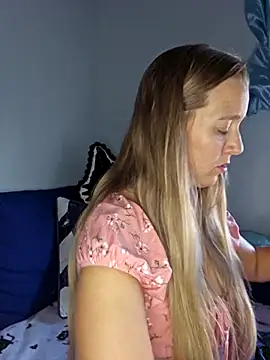 Snapshot of SkyelarSommer chatting on October 29, 4:09 pm SkyelarSommer online show from October 29, 4:09 pm