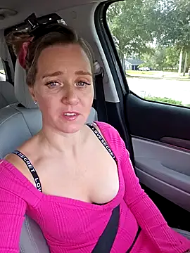 Snapshot of SkyelarSommer chatting on December 15, 2:43 pm SkyelarSommer online show from December 15, 2:43 pm