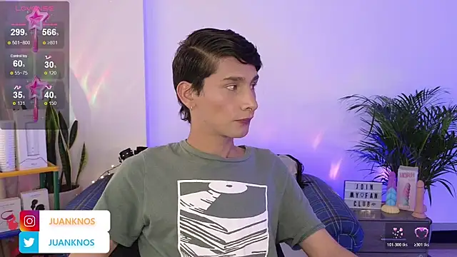 Snapshot of by_pandora chatting on June 19, 7:06 pm by pandora online show from June 19, 7:06 pm
