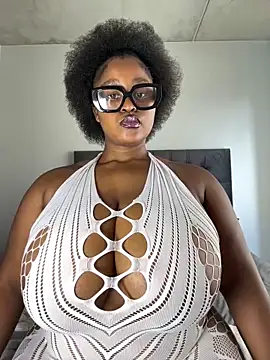 KnockoutBestie online show from March 4, 7:19 am