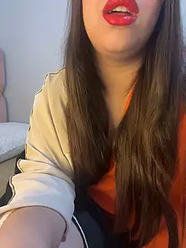 Snapshot of Mayacrayzi chatting on February 7, 8:33 am Mayacrayzi online show from February 7, 8:33 am