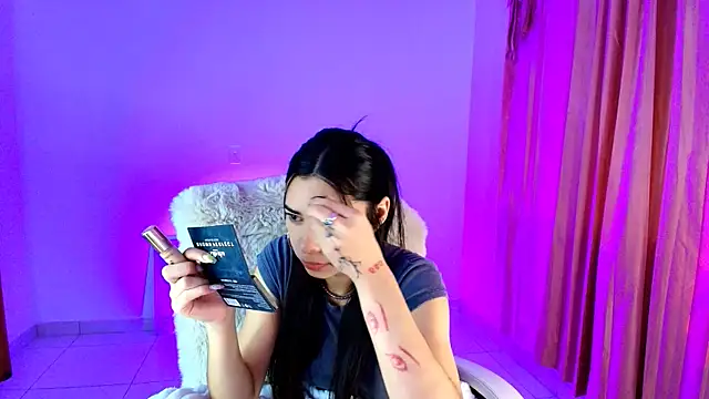 AmyOlimpo online show from January 6, 7:45 am