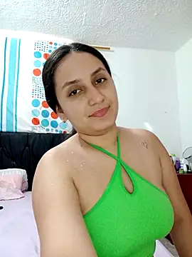 Snapshot of Angeelus2 chatting on February 7, 4:46 pm Angeelus2 online show from February 7, 4:46 pm