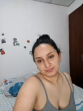 Snapshot of Angeelus2 chatting on April 12, 1:05 pm Angeelus2 online show from April 12, 1:05 pm