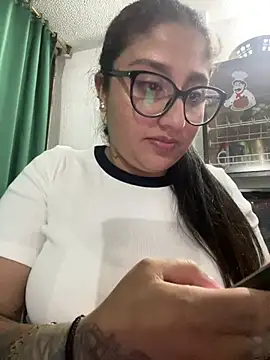 Snapshot of croftsmila chatting on July 20, 12:14 am croftsmila online show from July 20, 12:14 am