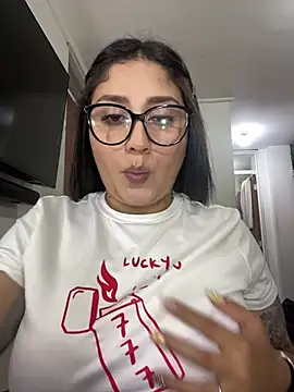 Snapshot of croftsmila chatting on July 30, 11:26 pm croftsmila online show from July 30, 11:26 pm