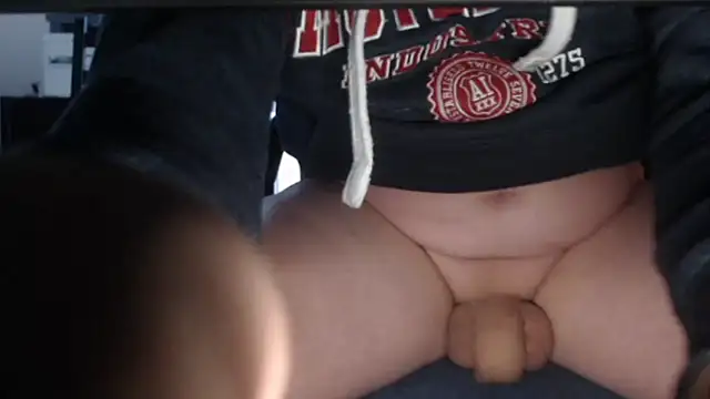 Snapshot of Feelsgood676 chatting on January 16, 2:43 pm Feelsgood676 online show from January 16, 2:43 pm