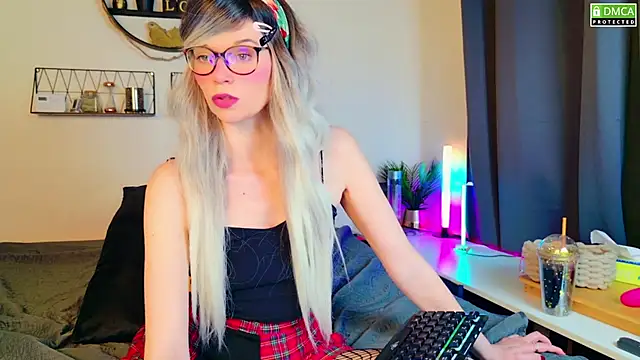 Kittychatte online show from March 1, 7:30 am