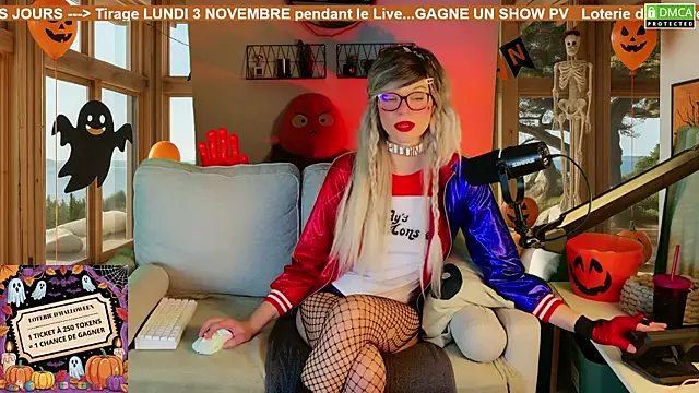 Kittychatte online show from November 1, 2:19 pm