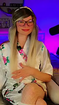 Snapshot of Kittychatte chatting on May 12, 8:06 pm Kittychatte online show from May 12, 8:06 pm