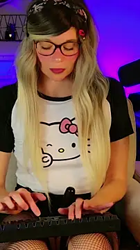 Snapshot of Kittychatte chatting on June 9, 8:31 pm Kittychatte online show from June 9, 8:31 pm