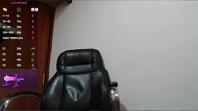 Snapshot of abby_taylor chatting on November 10, 11:31 am abby taylor online show from November 10, 11:31 am