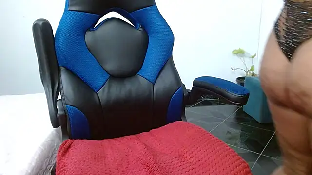 Snapshot of hannapasion chatting on February 9, 10:32 pm hannapasion online show from February 9, 10:32 pm