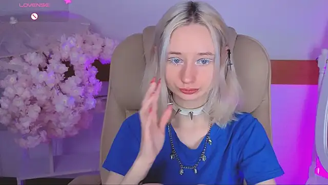 Snapshot of Katia_Kim chatting on December 19, 6:20 am Katia Kim online show from December 19, 6:20 am