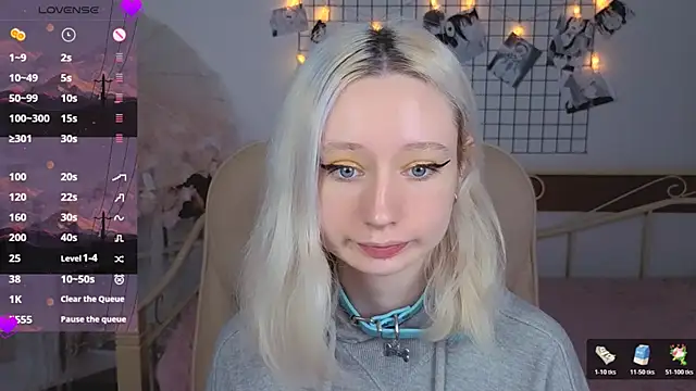 Snapshot of Katia_Kim chatting on February 14, 6:54 am Katia Kim online show from February 14, 6:54 am