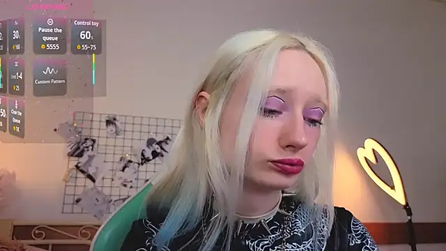 Snapshot of Katia_Kim chatting on March 4, 6:30 am Katia Kim online show from March 4, 6:30 am