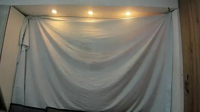 Mhelanny2 online show from February 28, 7:15 pm