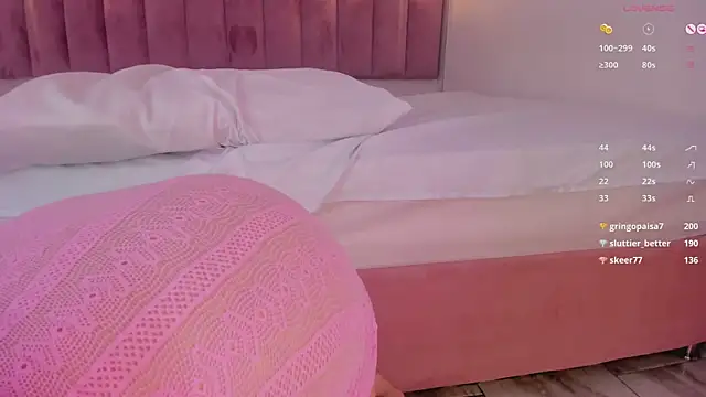 luisah  online show from March 19, 1:54 am