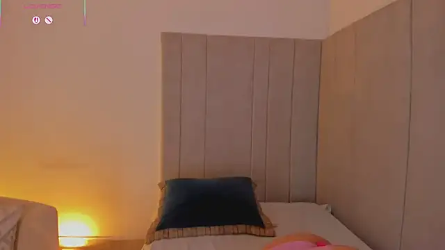 Snapshot of luisah_ chatting on June 12, 8:19 pm luisah online show from June 12, 8:19 pm