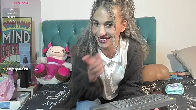 Snapshot of StefanyMiler chatting on June 11, 2:00 am StefanyMiler online show from June 11, 2:00 am