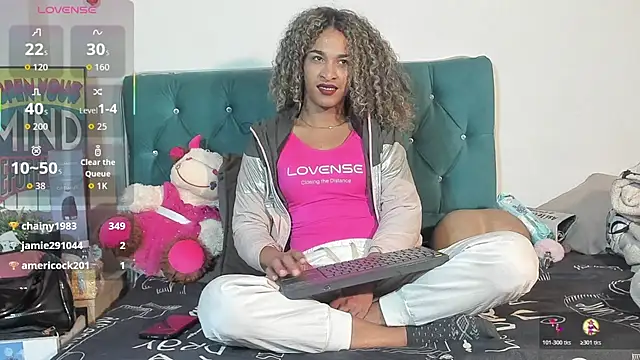 Snapshot of StefanyMiler chatting on June 16, 8:39 am StefanyMiler online show from June 16, 8:39 am