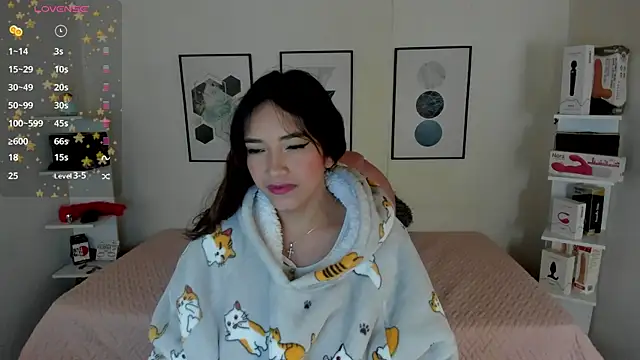 Snapshot of cristal__hot_1 chatting on December 16, 10:08 am cristal  hot 1 online show from December 16, 10:08 am