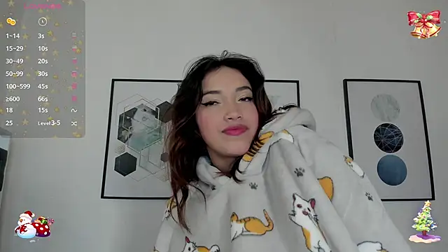 Snapshot of cristal__hot_1 chatting on December 21, 10:06 am cristal  hot 1 online show from December 21, 10:06 am