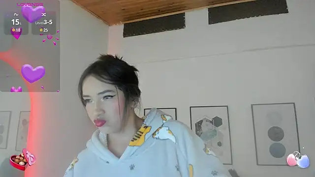 Snapshot of cristal__hot_1 chatting on February 2, 10:13 am cristal  hot 1 online show from February 2, 10:13 am