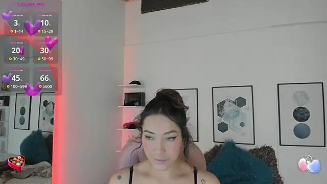 Snapshot of cristal__hot_1 chatting on February 10, 4:08 am cristal  hot 1 online show from February 10, 4:08 am