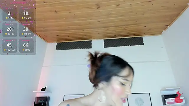 Snapshot of cristal__hot_1 chatting on March 8, 10:11 am cristal  hot 1 online show from March 8, 10:11 am