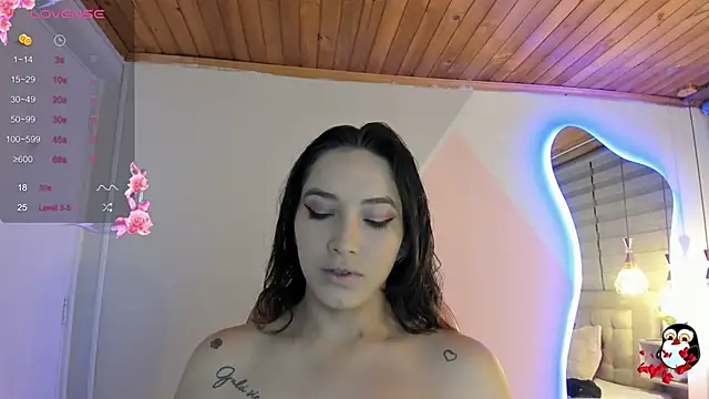 Snapshot of cristal__hot_1 chatting on September 14, 5:06 am cristal  hot 1 online show from September 14, 5:06 am