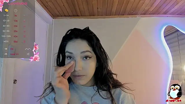 Snapshot of cristal__hot_1 chatting on October 12, 5:39 am cristal  hot 1 online show from October 12, 5:39 am