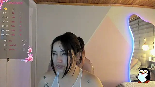 Snapshot of cristal__hot_1 chatting on June 6, 5:01 am cristal hot 1 online show from June 6, 5:01 am