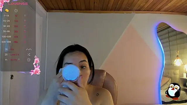 Snapshot of cristal__hot_1 chatting on July 18, 5:00 am cristal hot 1 online show from July 18, 5:00 am