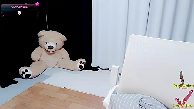 Snapshot of Su_rosie chatting on July 27, 8:27 pm Su rosie online show from July 27, 8:27 pm