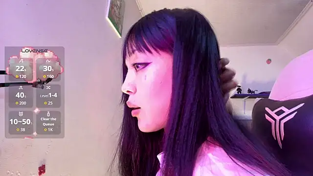 Snapshot of Persia_09 chatting on October 29, 2:14 am Persia 09 online show from October 29, 2:14 am