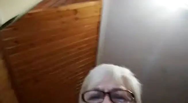 Snapshot of SweetCherry27 chatting on June 24, 3:16 am SweetCherry27 online show from June 24, 3:16 am
