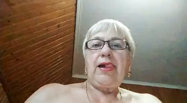 Snapshot of SweetCherry27 chatting on June 30, 5:25 pm SweetCherry27 online show from June 30, 5:25 pm