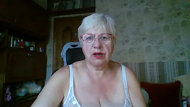 Snapshot of SweetCherry27 chatting on July 8, 4:06 am SweetCherry27 online show from July 8, 4:06 am